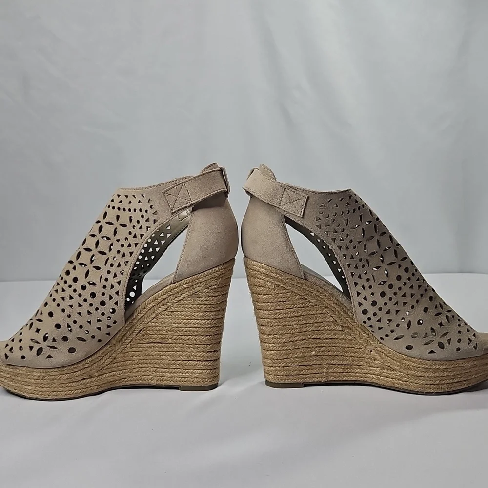Marc Fisher Women's Helda Gray Suede Wedge Sandals Size 9